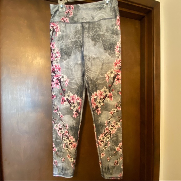 Workout leggings - Picture 1 of 3